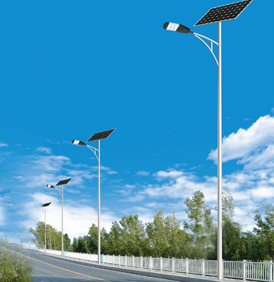 1742828123952659.jpg 泾源太阳能路灯.jpg