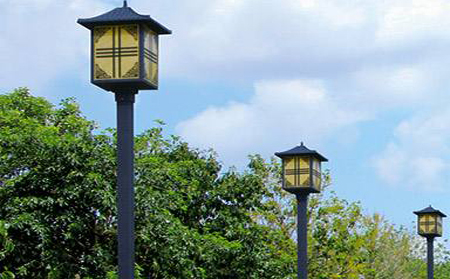 太阳能泾源庭院灯怎么选亮度与续航更耐用